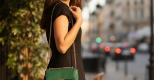 Małe torebki na łańcuszku: Twój stylowy dodatek na każdą okazję